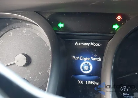 2018 Toyota Avalon Limited z USA, uszkodzony, nr VIN 4T1BK1EBXJU286996